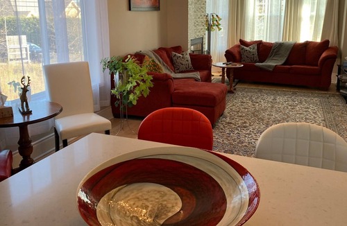 Saint-Sauveur House | Luxury & Coziness Close to the Heart of the Village & not far from the Mountains