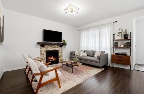 Cranston House | Luxury Cranston Home King Beds 77 TV BBQ