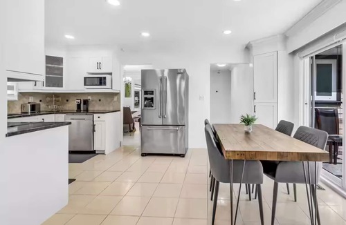 Delta House | Luxury Delta House 5 Bedroom 7 Beds