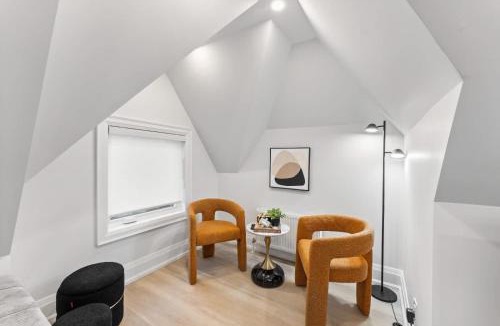 Keelesdale - Eglinton West Apartment | Luxury Deluxe 1 BR - 1 Bed - New Build - Near Downtown