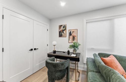 Keelesdale - Eglinton West House | Luxury Deluxe 1 BR - 2 Beds - Stylish - New Build Downtown