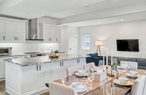 Thorold House | Luxury Family Home w/Chef's Kitchen Near Falls