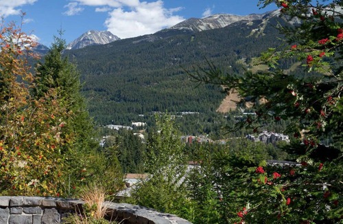 Blueberry Hill Ski Chalet | Luxury Five Bedroom Chalet with views of Blackcomb Mountain & Whistler