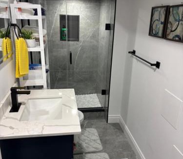 Thorold Apartment | Luxury Guest Suite