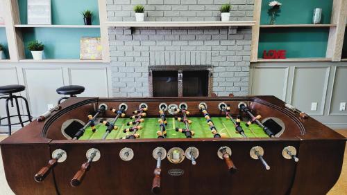 Northwest Calgary House | Luxury Home, 5BedRoom, 2King Beds, Game Room, Play Room, Theater, Hot Tub and More