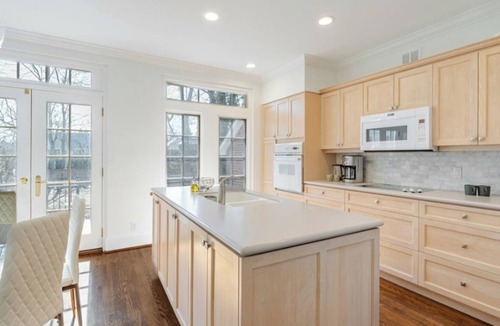 Lawrence Park House | Luxury & Large 4 Bedroom 2.5 Home Prestigious Desired Neighbourhood with Garage