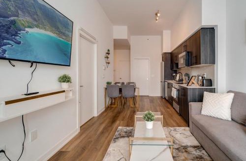 Kitchener Apartment | Luxury & Modern Condo in Central KW With Exclusive Terrace