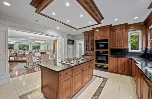 West Vancouver Villa | Luxury Pool Villa with City Views in West Vancouver