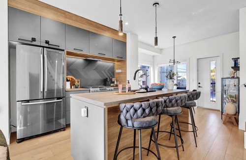 North Central Edmonton House | Luxury Stay | AC | Top Floor Balcony | King Suite