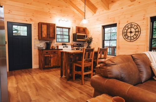 Fredericksburg Cabin | Luxury Treehouse Cabin Over Salt Creek, Cabin 2