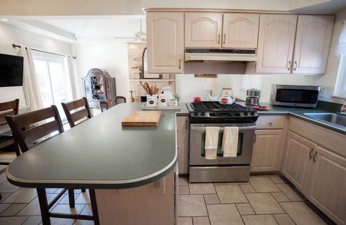 Sterling Heights House | Luxury Vintage Ranch Retreat