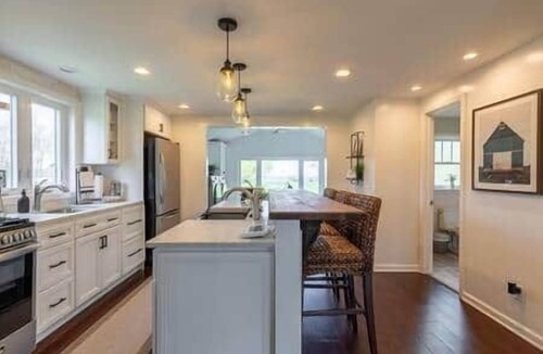 Youngstown House | LVR's Luxury Lakefront Farmhouse