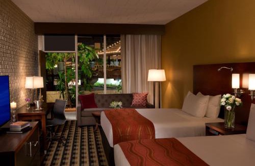 Cheektowaga Hotel | M Hotel Buffalo