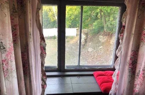 Derrick City House | Magical Mountain House-Pet Friendly