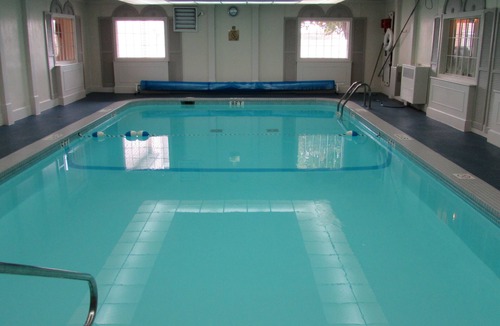 Escanaba Hotel | Magnuson Grand Pioneer Inn and Suites