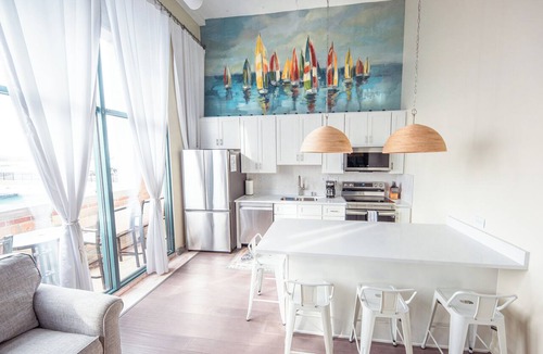 Sandusky Condo | Marina Sunsets Overlooking Chesapeake's Pool