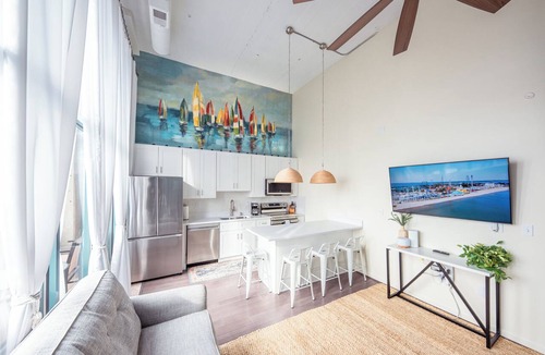 Sandusky Condo | Marina Sunsets Overlooking Chesapeake's Pool
