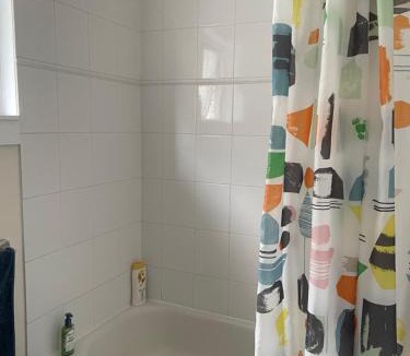 Marpole Apartment | Marine Dr Station Room in a House Share with A host