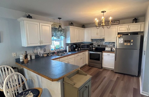 Town of Varick Cottage | Mariner's Point: 3-bedroom cottage on private drive steps from Seneca lake front