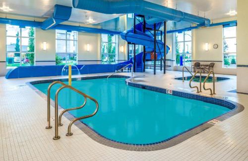 Red Deer Hotel | Microtel Inn & Suites by Wyndham Red Deer
