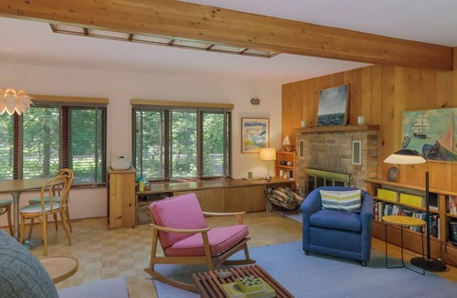 Williamsburg House | Mid Century Modern Gem