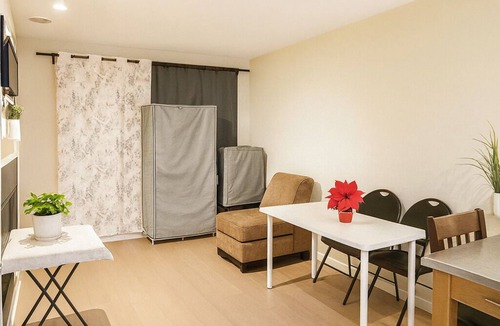 Yaletown Apartment | Middle of DOWNTOWN VANCOUVER INDEPENDENT APARTMENT SLEEPS 4