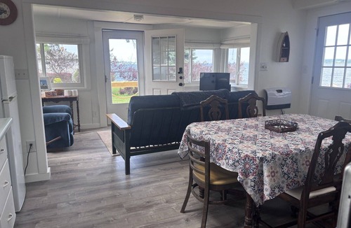 Cape Vincent Cottage | Million Dollar Sunsets on the St Lawrence - Thousand Islands Waterfront Cottage!