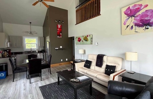 Magog Apartment | Mimosa-Mont-Orford-Memphremagog Beach