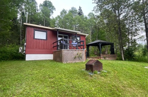 Pohenegamook House | Mini chalet intime votre escapade d ete au lac