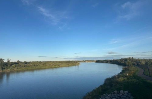 Northeast Edmonton Apartment | MLK Stay New 2BR Suite Near River Trails, Golf & Henday