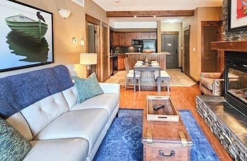 Radium Hot Springs Apartment | Modern 2BR - Scenic Balcony Views - Hot tub - Pool