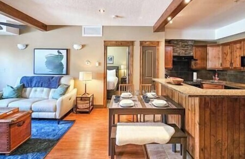 Radium Hot Springs Apartment | Modern 2BR - Scenic Balcony Views - Hot tub - Pool