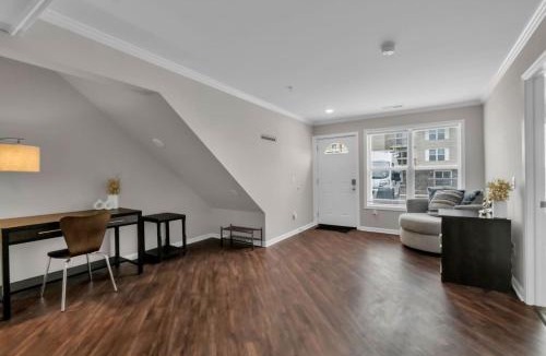 Amherst Apartment | Modern 3 Bedroom, 3 Bath First-Floor Stay