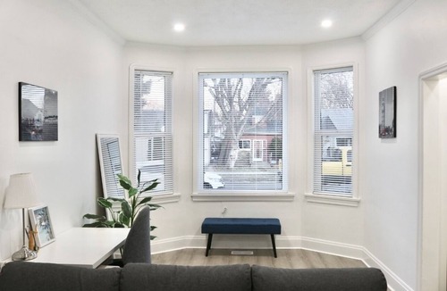 St. James House | Modern 3BR Home near Airport & PoloPark | Sleeps 8