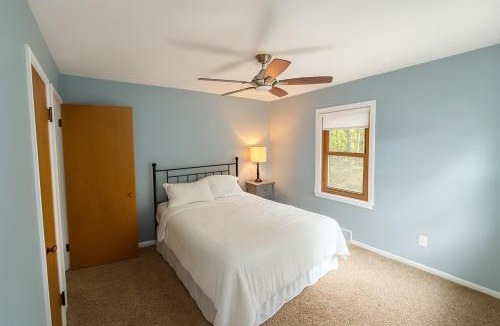 South Euclid House | Modern 3BR with Office and Dog-Friendly with Fenced Yard
