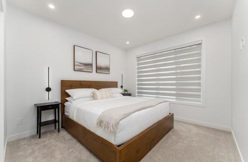 North Central Edmonton House | Modern 5BR Home Near Rogers Place & NAIT