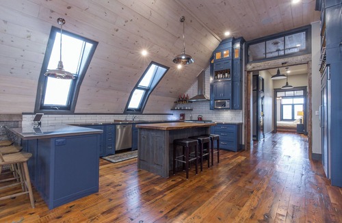 Zorra House | Modern Barn Loft Escape in Scenic Countryside — Nature All Around.