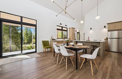 Northern Bruce Peninsula House | Modern | 4-Bedroom | Lake Huron | AC