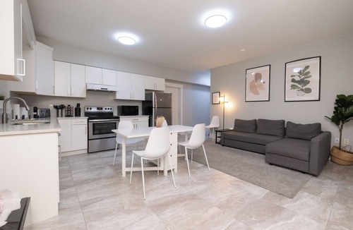 Delta House | Modern Comfort 2BR in Delta - Near Parks & Shops