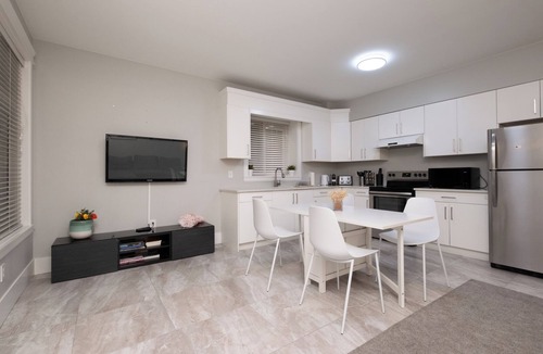 Delta House | Modern Comfort 2BR in Delta - Near Parks & Shops
