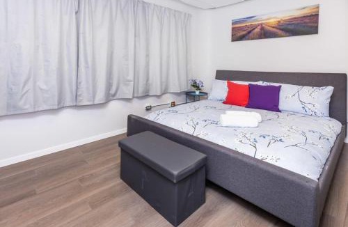 Centretown West Apartment | Modern Condo - Chinatown Close to Little Italy