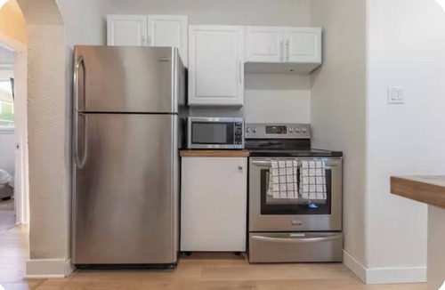 Winnipeg House | Modern & Cozy: 4Bed 2Bath Home