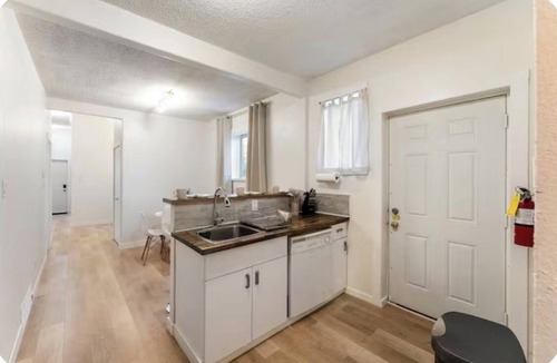 Winnipeg House | Modern & Cozy: 4Bed 2Bath Home