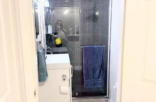 Delta House | Modern Ensuite Studio Own Entrance Self Check-in