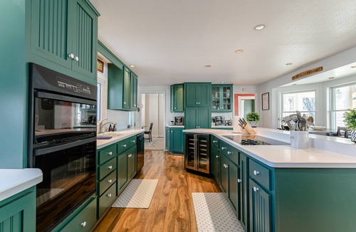 Holcomb House | Modern Farmhouse 9min to Canandaigua Lake & Shops