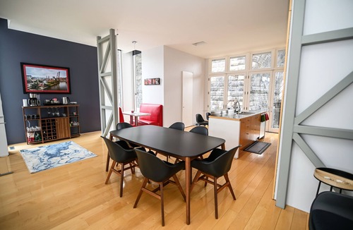 Ohio City House | Modern Home in heart of Cleveland Flats with stunnnig views of Cuyahoga River