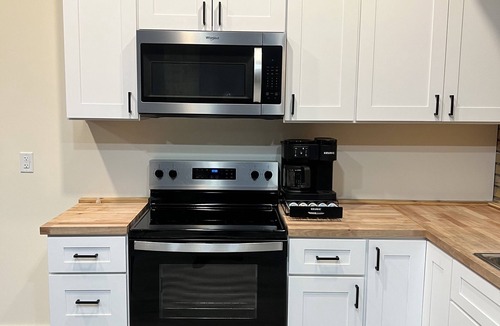 Shawnee Apartment | Modern Loft with Exposed Brick Near Trails & Hocking Hills