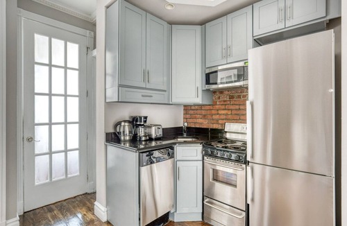 Tudor City Apartment | Modern Murray Hill 2BR w/W/D, nr UN, by Blueground