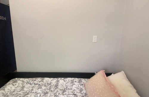 Downtown Toronto House | Modern Studio in Downtown Toronto | Walk to U of T | Near FIFA 2026 Action