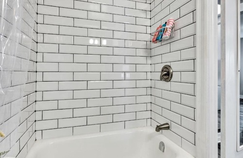 Vanier North Apartment | Modern/Stylish 2BR - Free Parking - Near Downtown!